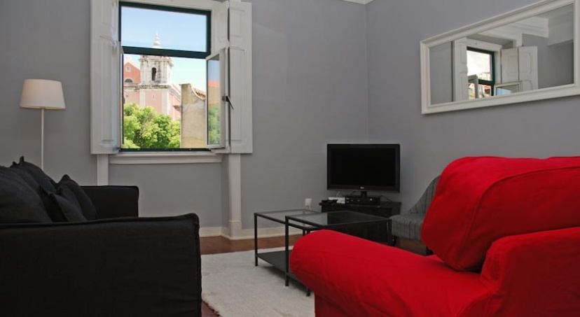 Цены на Lisbon Inside Connect — Lapa Apartments в Лиссабоне