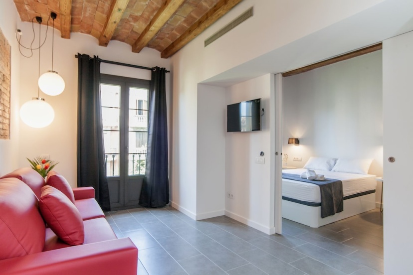 Aparteasy - Family deluxe, kids pool — отель с удобным расположением в Барселоне