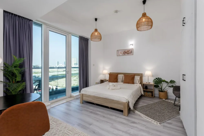 Waves - Cozy, Fully Furnished Studio in Dubai Sports City — забронировать отель в Дубае