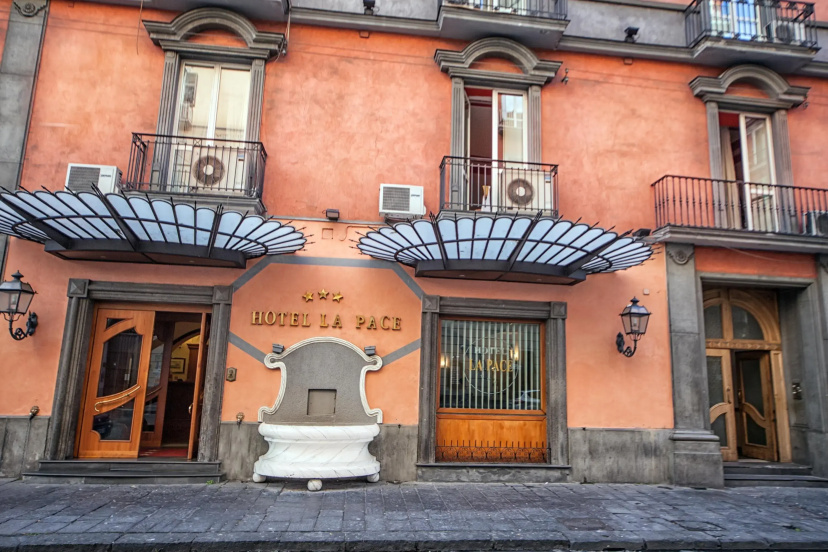 Hotel La Pace 3 — отель в Неаполе, Италия