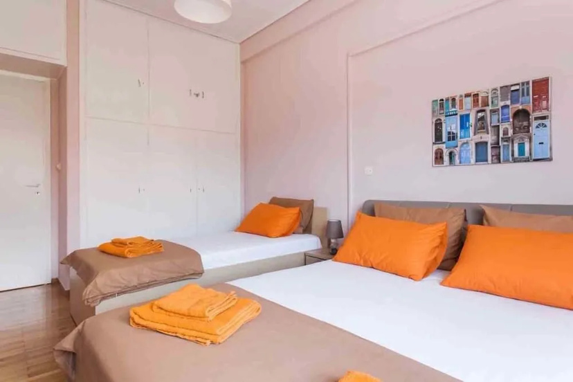 Цены на Athens Acropolis Spacious Apartment в Афины