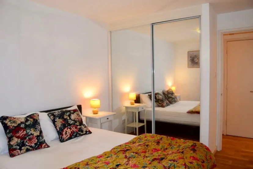Cosy 1 Bedroom Flat Near Canary Wharf — забронировать отель в Лондоне