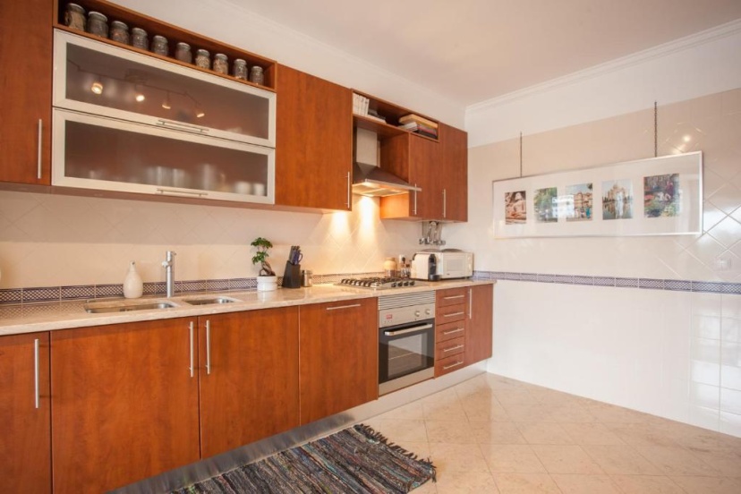 Bairrus Lisbon Apartments - Cathedral — отель с удобным расположением в Лиссабоне