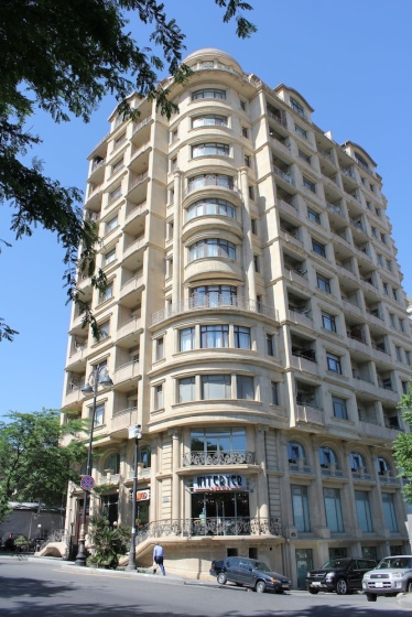 Apartment on Zivarbay Ahmadbayov 10 — отель с удобствами в Баку