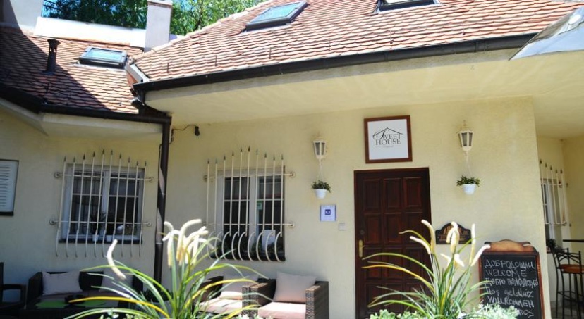Sweet House Hostel 4 — отель в Белграде, Сербия