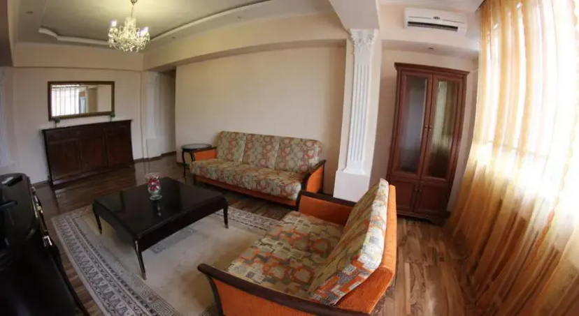 AtHome at Baribayeva 23 — отель с удобным расположением в Алматы