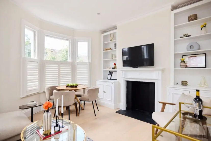 The Fulham Arms - Elegant 3bdr Flat With Terrace — отель в Лондоне, Соединенное Королевство