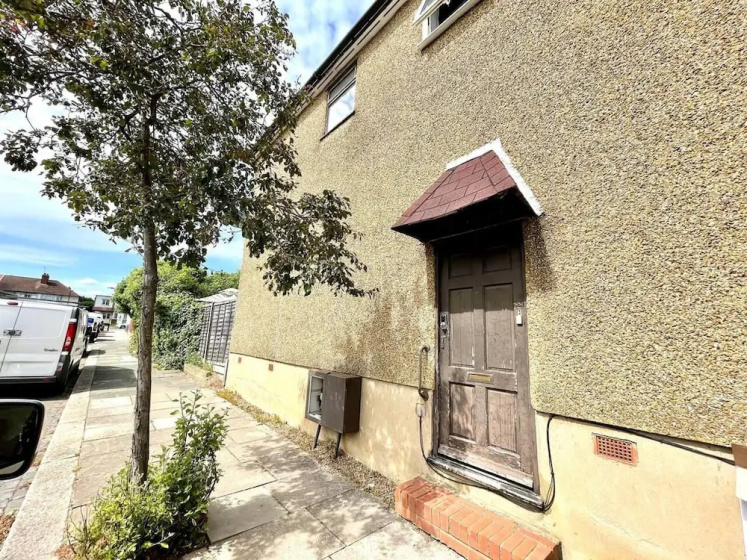 Lovely 2-bed Tree-hole in Northolt Southharrow — забронировать отель в Лондоне
