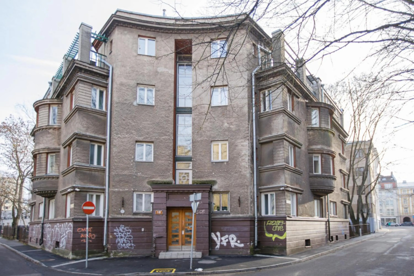 Apartment near old town in historical building — забронировать отель в таллине