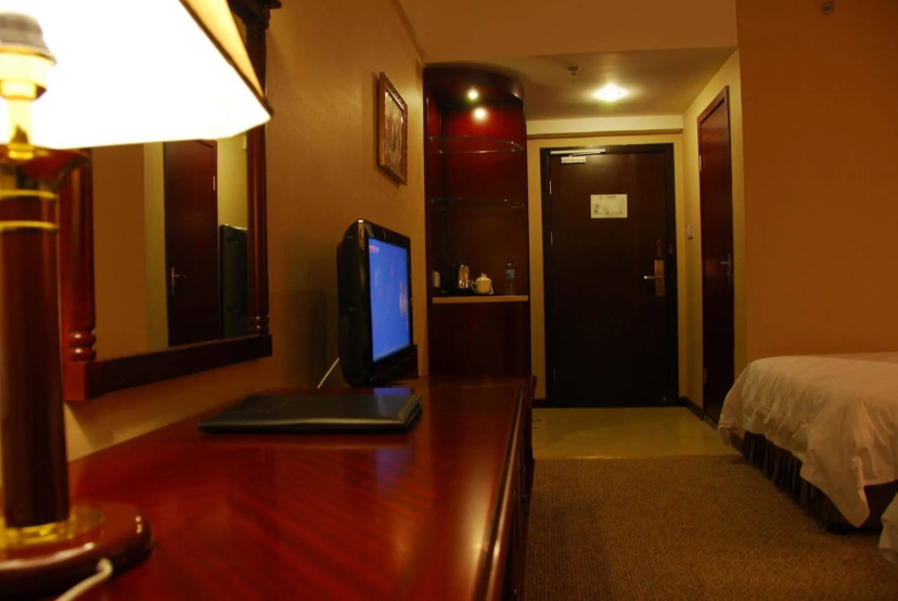 Chengdu Long Wan Holiday Hotel — отель с удобным расположением в Чэнду