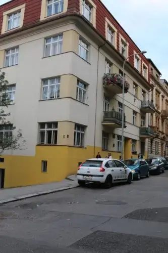 Цены на Prague Studios Andel в Праге