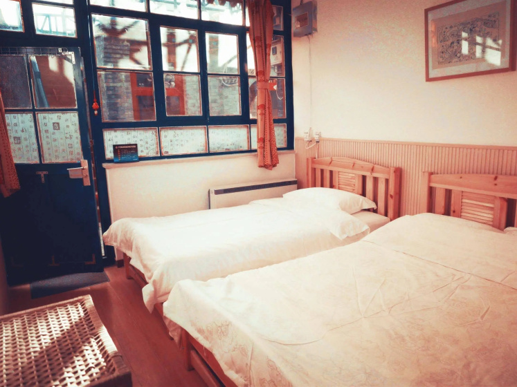 Beijing Templeside Lianlian Hutong Guest House — забронировать отель в Пекине