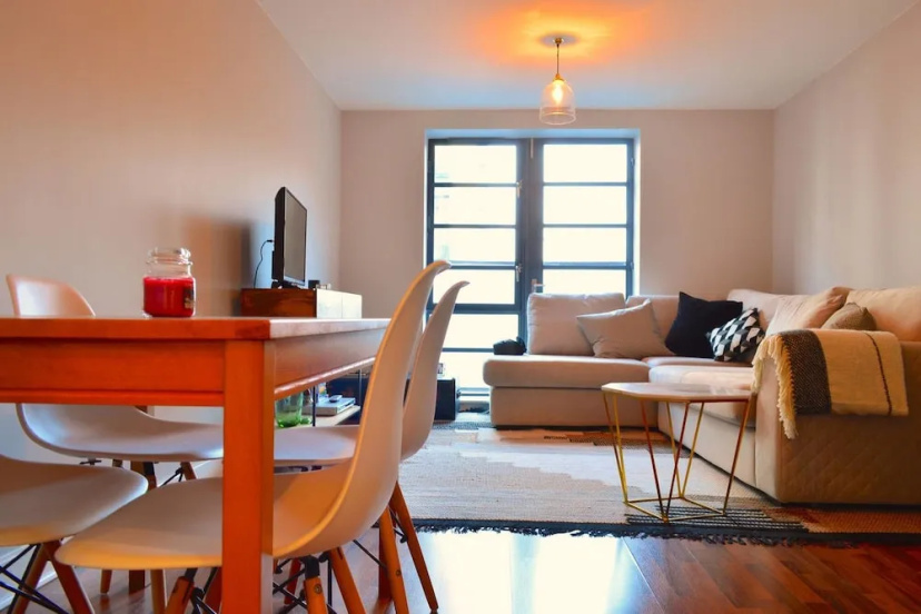 Цены на Lovely 1 Bedroom Apartment Close to Haggerston Station в Лондоне