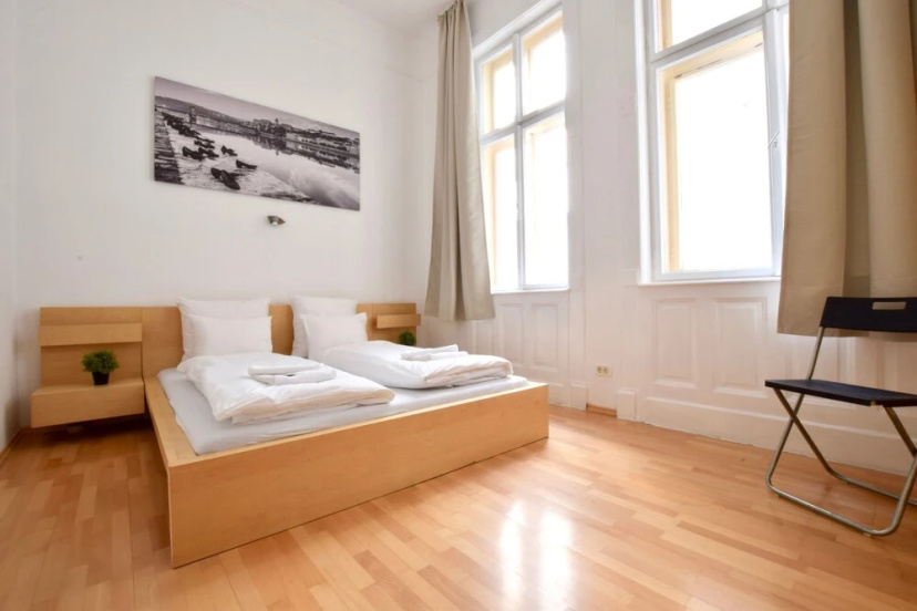 Standard Apartment by Hi5 - Fővám square — отель в Будапеште, Венгрия