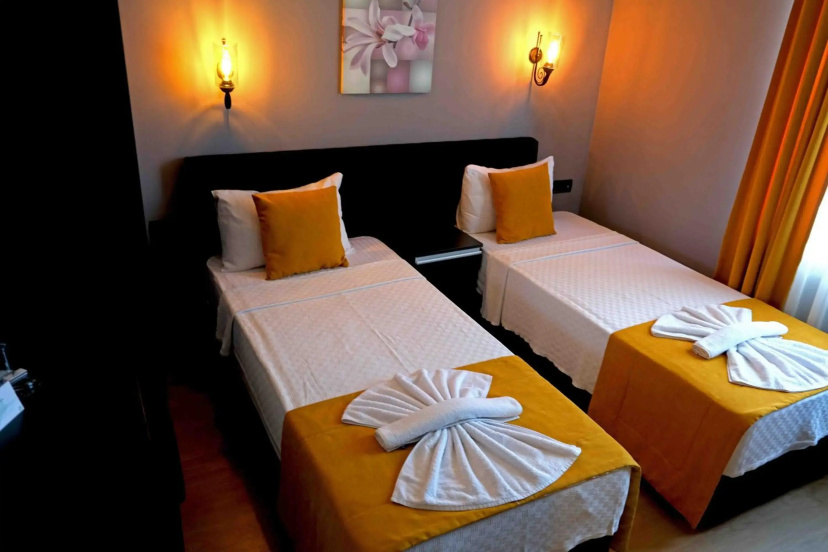 Yasemin Hotel — забронировать отель в Фетхие