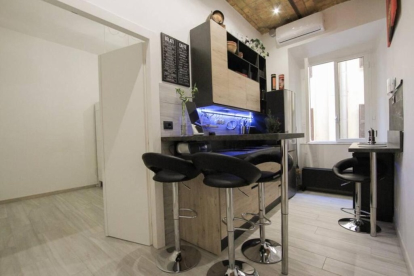 Elegant apartment in Inner City at Vatican - NETFLIX and Optical fiber — отель с удобным расположением в Риме