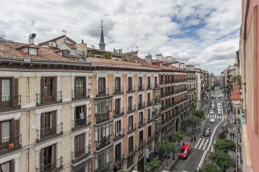 Apartamento Puerta del Sol V — отель с удобствами в Мадриде