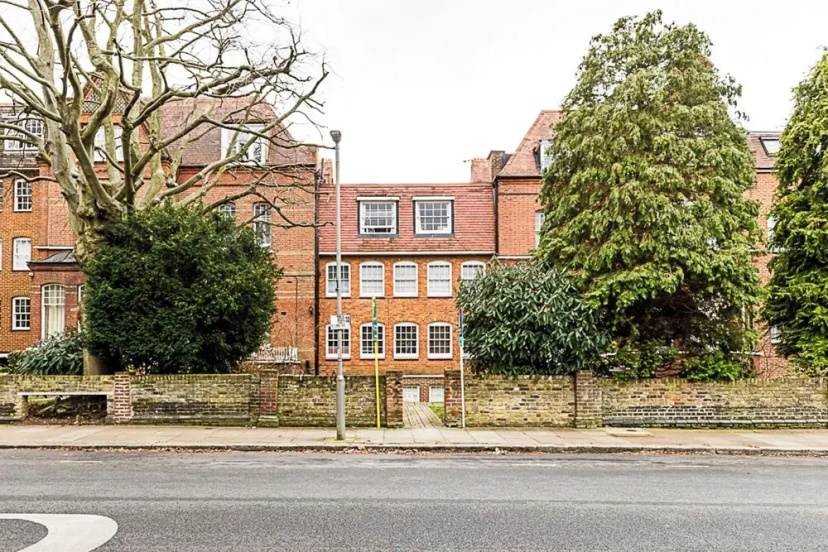 Putney Chic 1-bed Gem — отель с удобствами в Лондоне