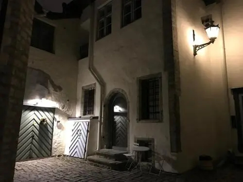 Medieval Bishop`s House Apartment — отель в таллине, Эстония
