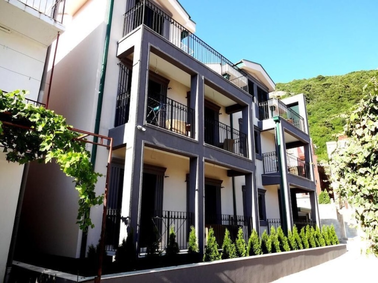 Цены на Family Apartments Budva в Будва