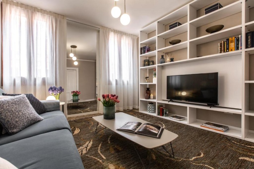 Цены на Charming Apartment on the Grand Canal R&R в Венеции