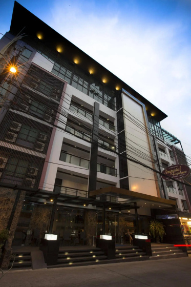 Serenotel Pattaya Beach Front 3 — отель в Паттайе, Таиланд