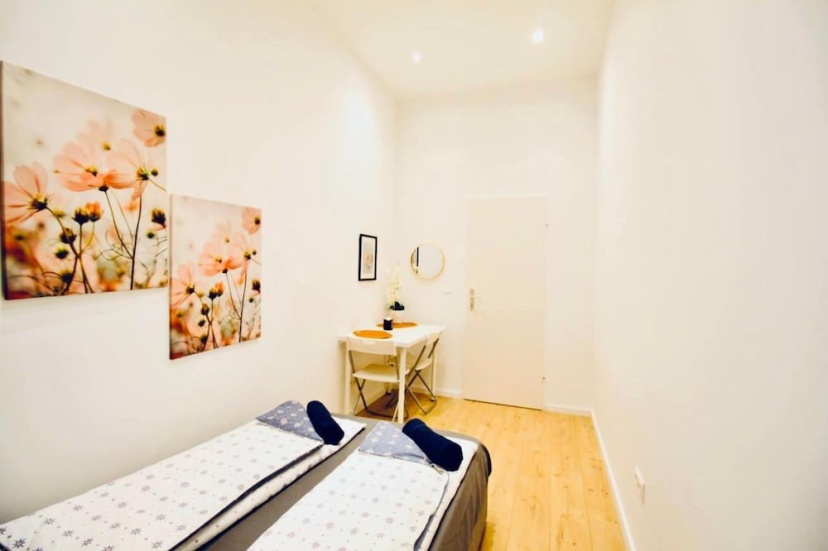 Family 5BR Apt Near Augarten Garden — комфортный отель в вене