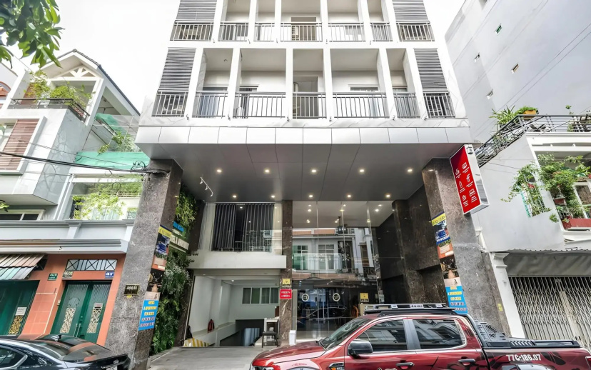 Cherry Hotel and Apartment 3 — отель в Хошимине, Вьетнам