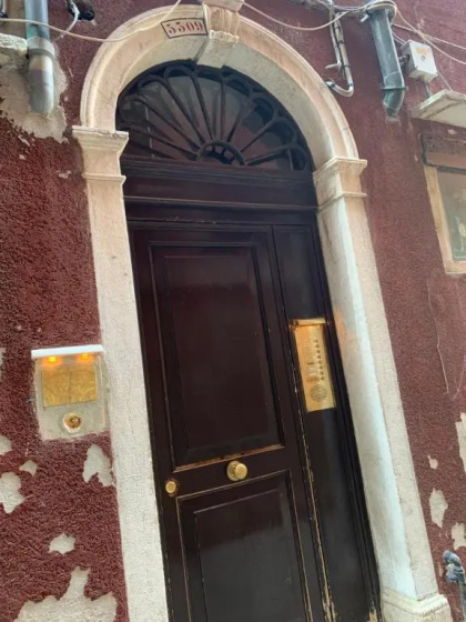 Luxury Apartment in San Marco with Canal View — отель в Венеции, Италия
