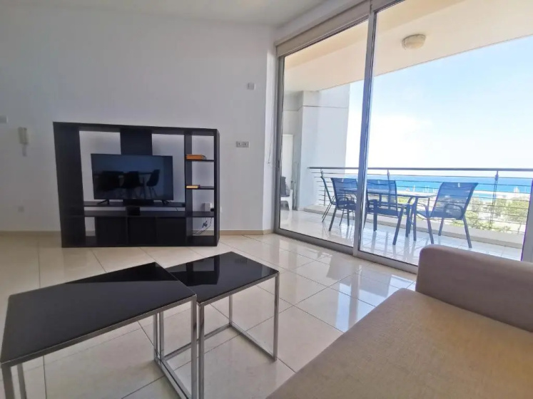 Paradise Palms Seaview Apartment — забронировать отель в Ларнака