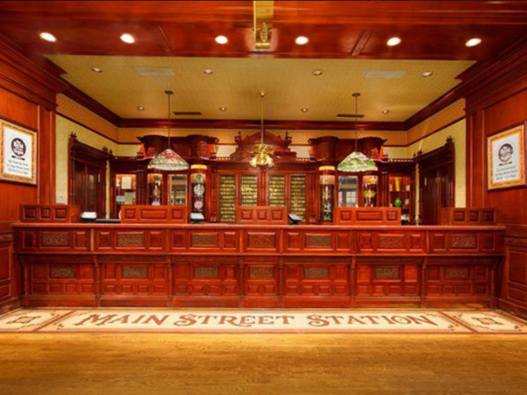 Main Street Station Hotel, Casino and Brewery — комфортный отель в Лас Вегасе