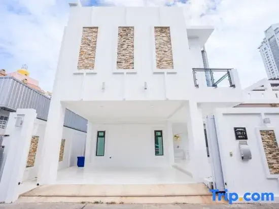 Цены на Jomtien Beach Access 200 m. Spacious 4BR Pool Villa - VVP31.11 в Паттайе