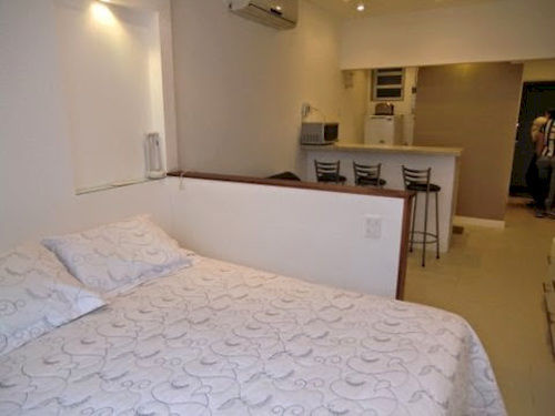 Studio Apartment in Leblon Near the Beach — отель с удобным расположением в Рио