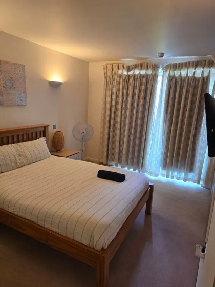 2 Bed Apartment Central London Canary Wharf — комфортный отель в Лондоне