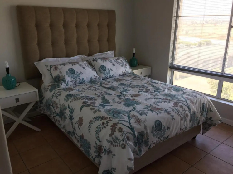 Цены на 325 Leisure Bay Cape Town в Кейптауне