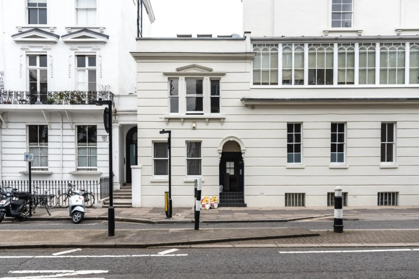Amazing Notting Hill House Superb Location — отель с удобным расположением в Лондоне
