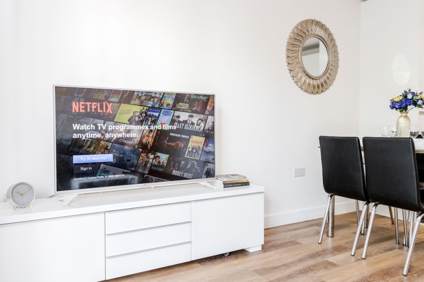 Цены на Stunning Ensuite 2 bedroom apartment в Лондоне