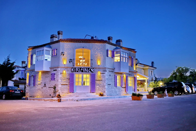 Сравните цены на Kirlance Butik Otel в Чешме