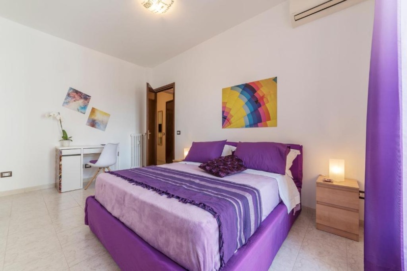 San Giovanni Apartment with Balcony — отель в Риме, Италия