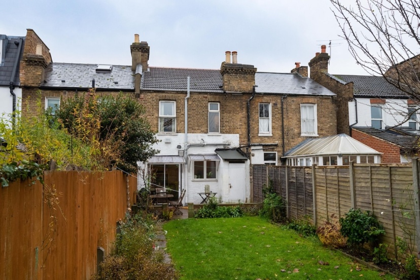 Цены на Charming Victorian Family Home in Wimbledon в Лондоне
