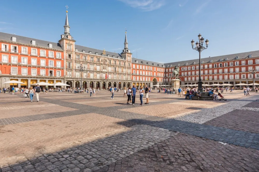 Apartment 1Bd With Balcony in Plaza Mayor Square. Plaza Mayor II — отель в Мадриде, Испания