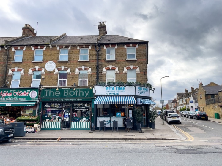 homely - North London Penthouse Finchley — комфортный отель в Лондоне