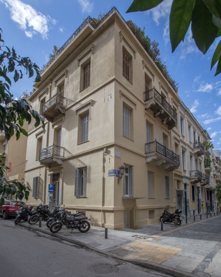 Magnificent neoclassical apt in Syntagma-Plaka by GHH — отель в Афины, Греция