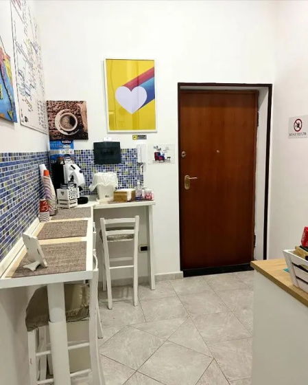 Apartment with 3 bedrooms in Napoli with balcony and WiFi — отель в Неаполе, Италия
