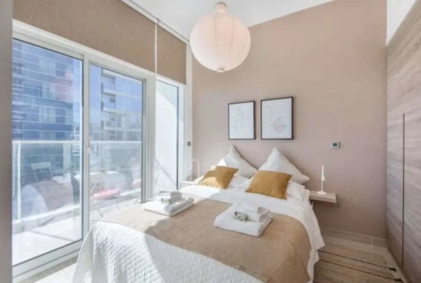 Цены на Cozy 1BR with balcony sea view в Дубае