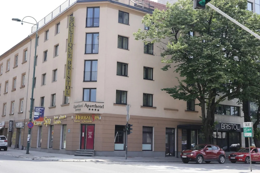 Spacious Serviced Apartment - Free Parking - Breakfast — комфортный отель в Сараево