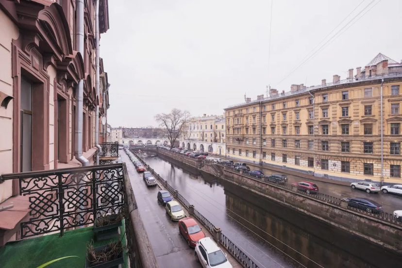 Italian Rooms on Griboedova 35 — забронировать отель в Санкт-Петербурге