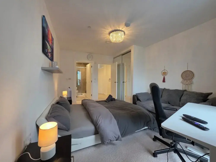 3 bedroom apartment from F&A properties — забронировать отель в Лондоне