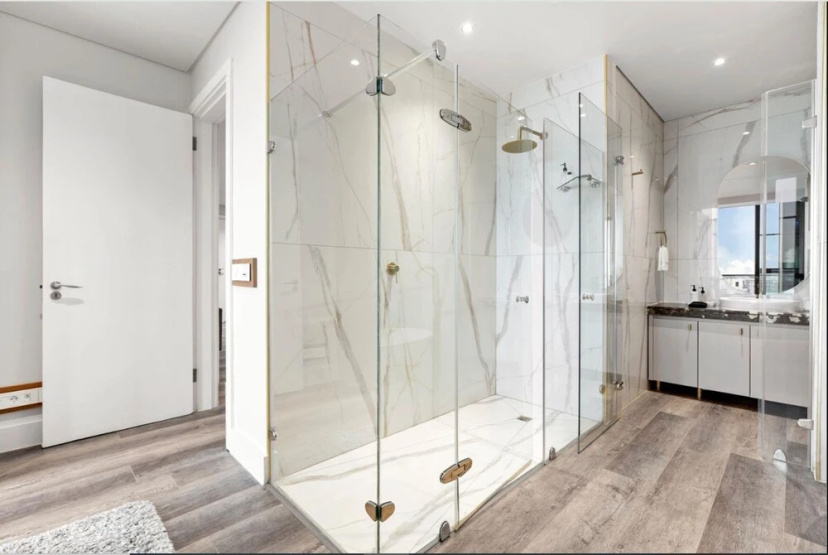 Precinct Corner Two Bedroom Waterfront Apartment - 221 — комфортный отель в Кейптауне