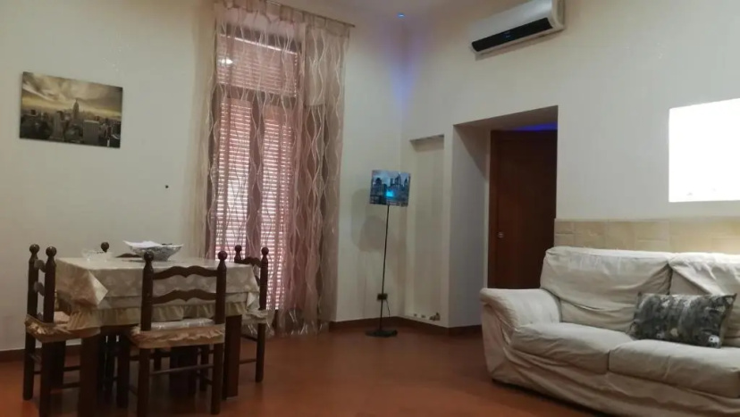 casa vacanze la fenice — отель с удобным расположением в Неаполе